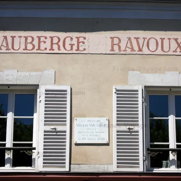 Auvers-sur-Oise facade auberge
